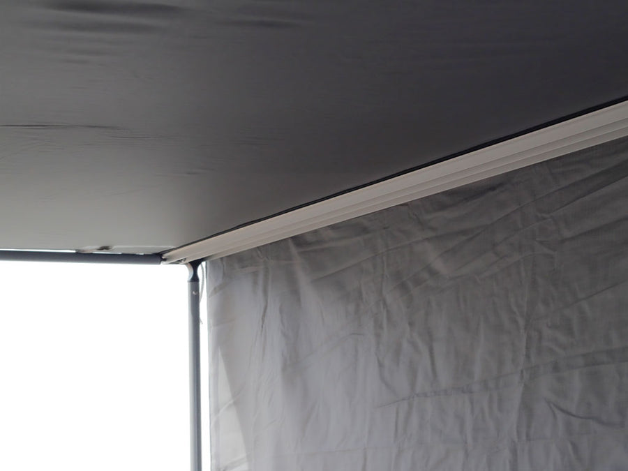 Wind/Sun Break for 2M Awning / Front - by Front Runner